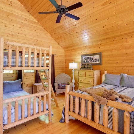 Secluded And Wooded Wears Valley Cabin With Fire Pit! Sevierville Kültér fotó
