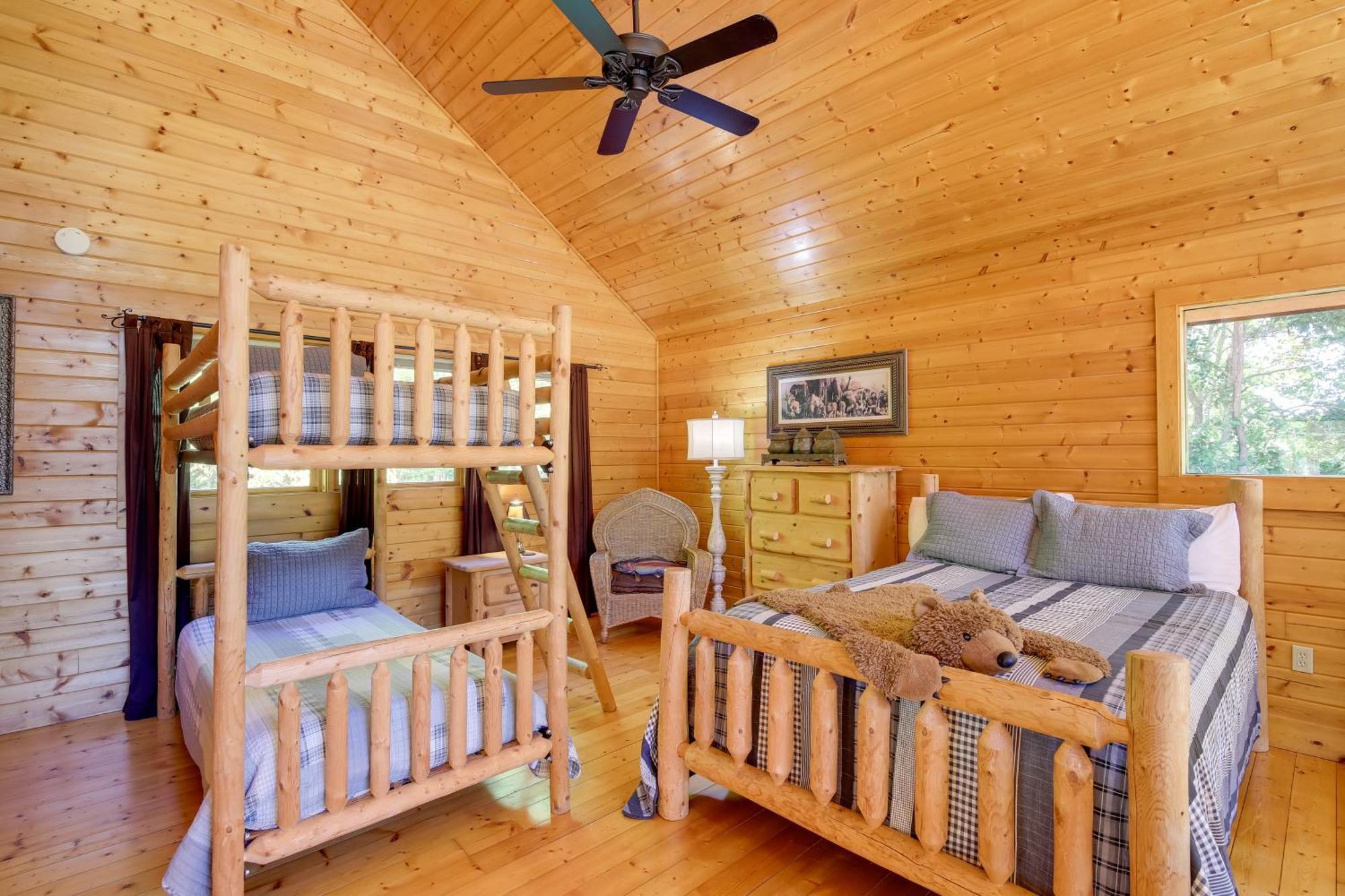 Secluded And Wooded Wears Valley Cabin With Fire Pit! Sevierville Kültér fotó