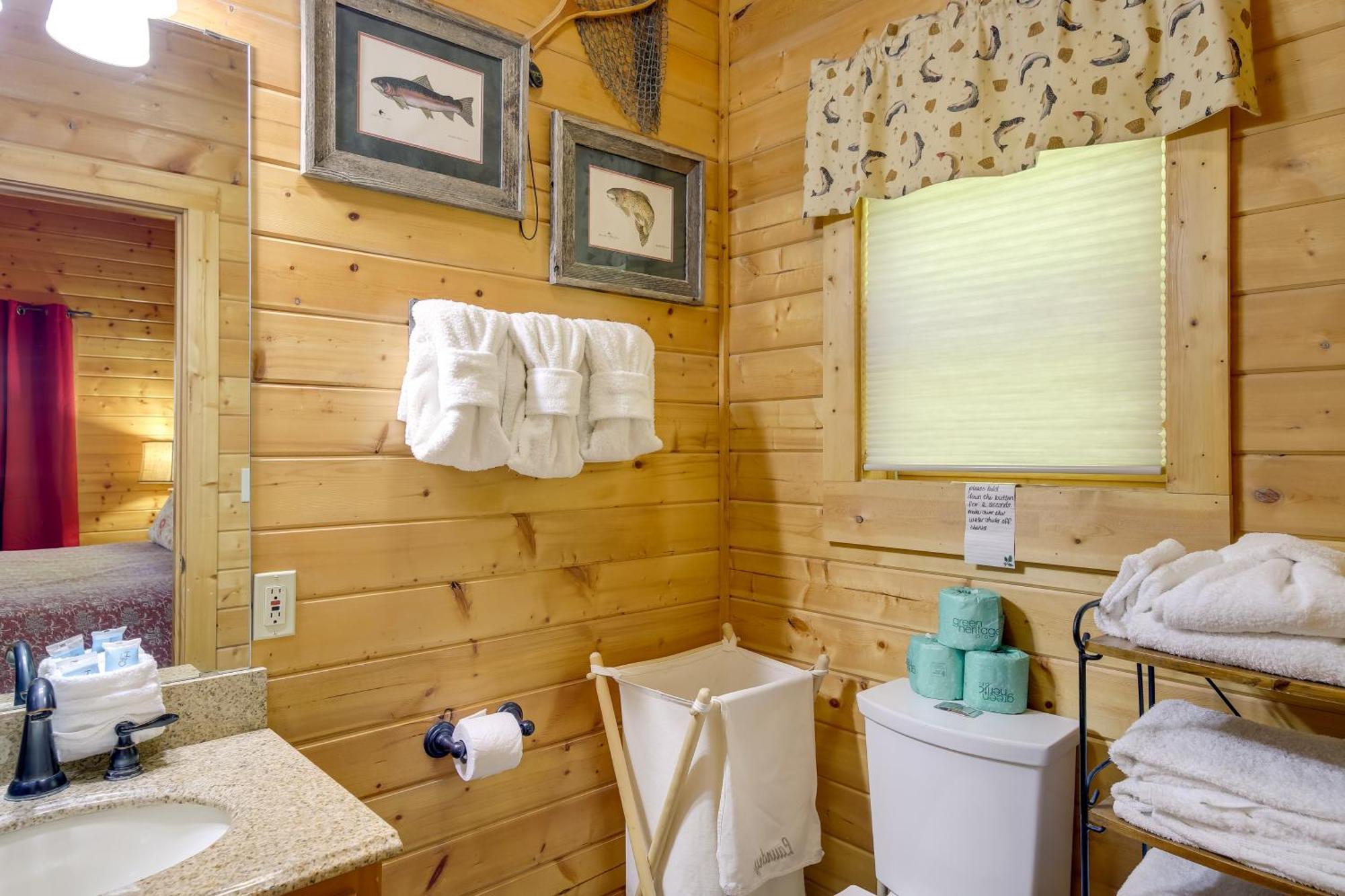 Secluded And Wooded Wears Valley Cabin With Fire Pit! Sevierville Kültér fotó