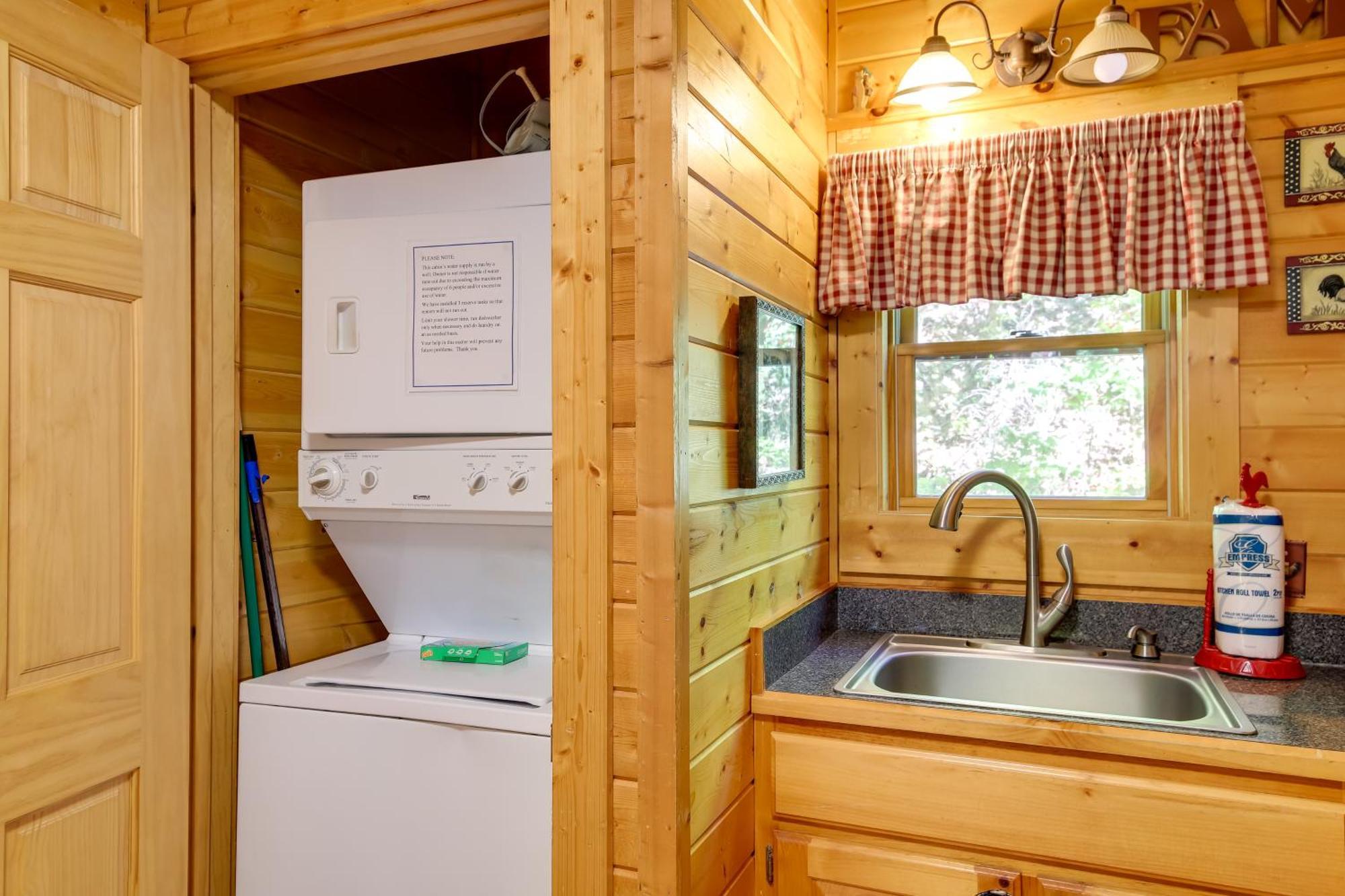 Secluded And Wooded Wears Valley Cabin With Fire Pit! Sevierville Kültér fotó