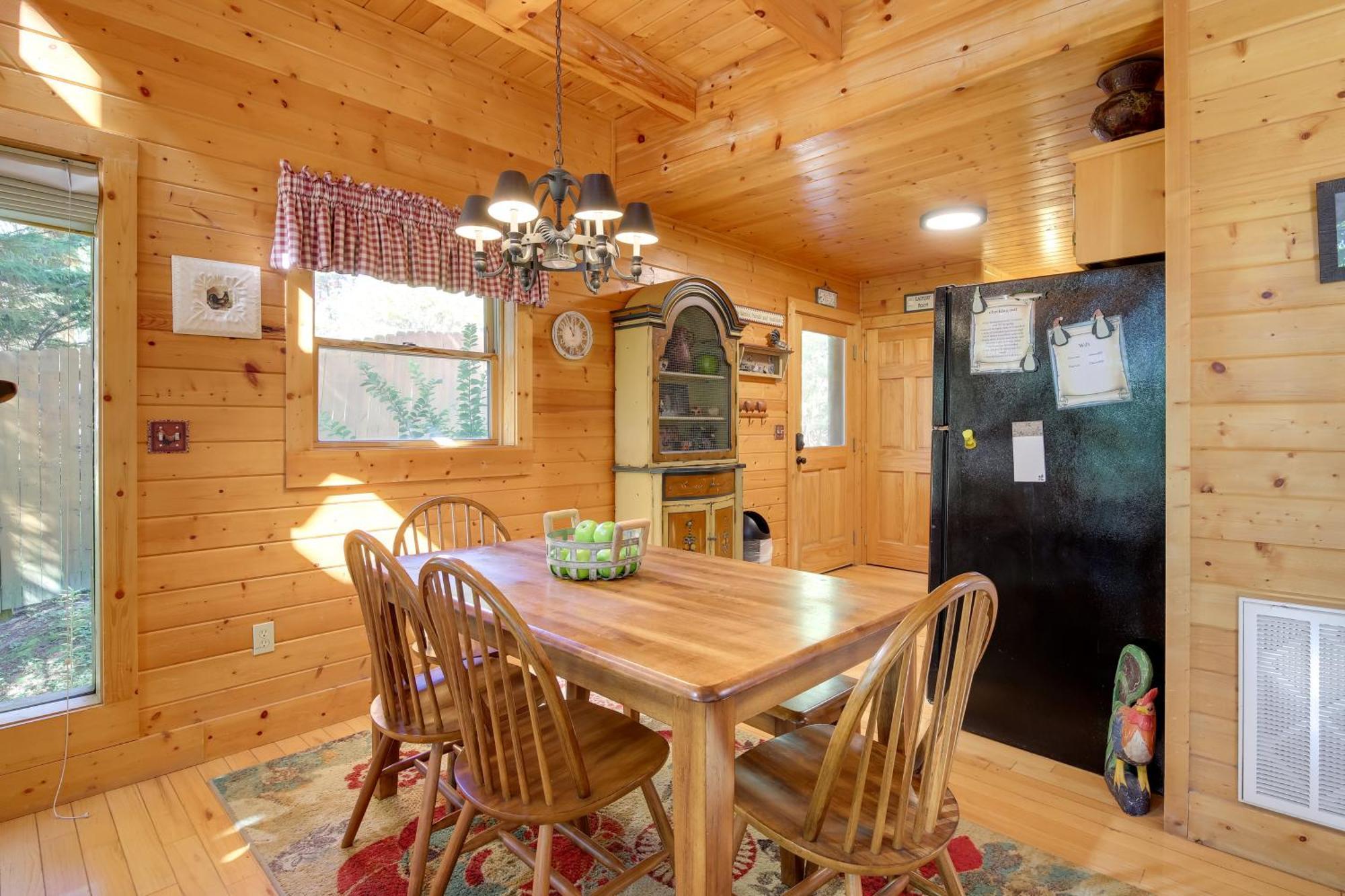 Secluded And Wooded Wears Valley Cabin With Fire Pit! Sevierville Kültér fotó