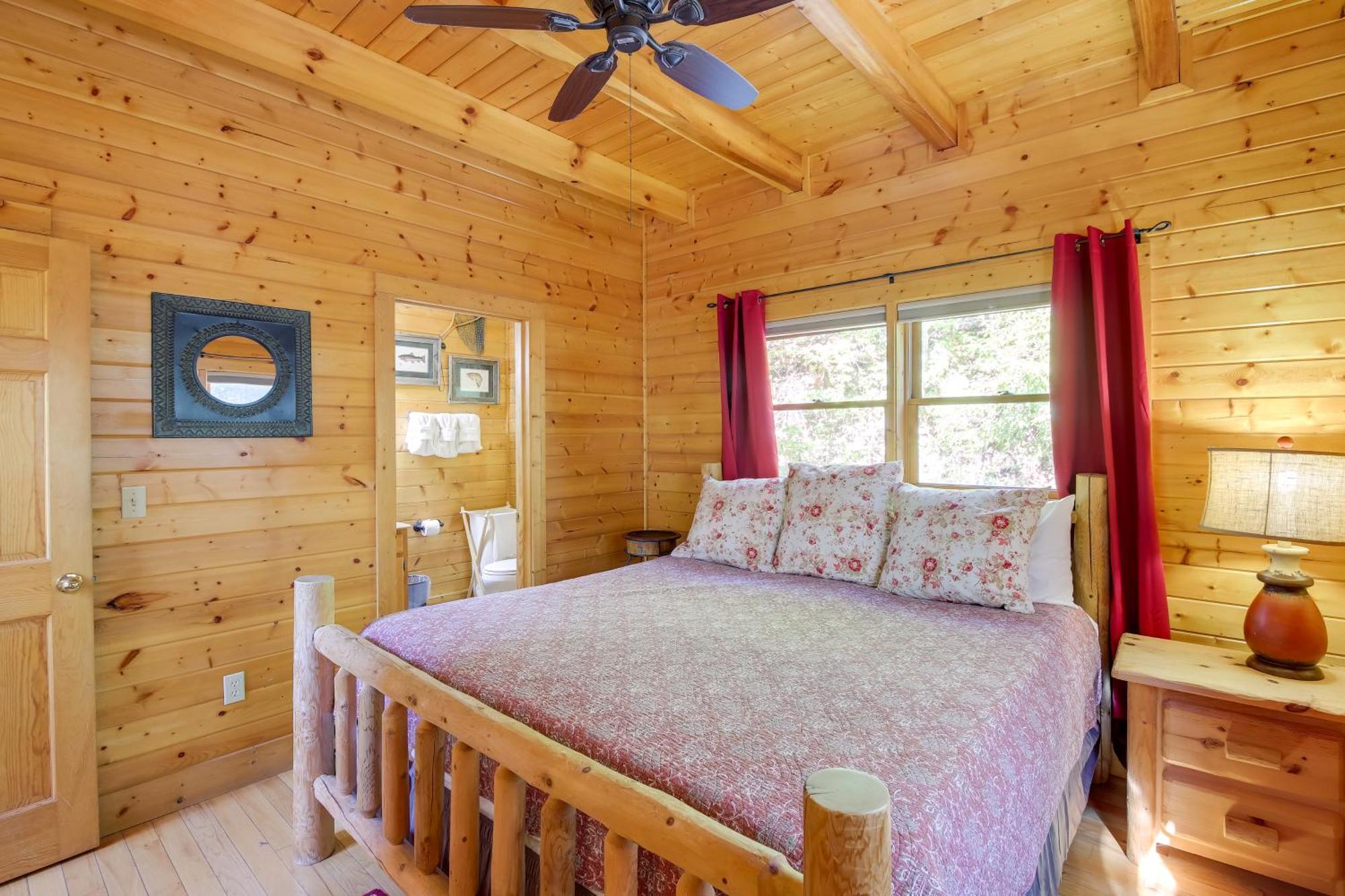 Secluded And Wooded Wears Valley Cabin With Fire Pit! Sevierville Kültér fotó