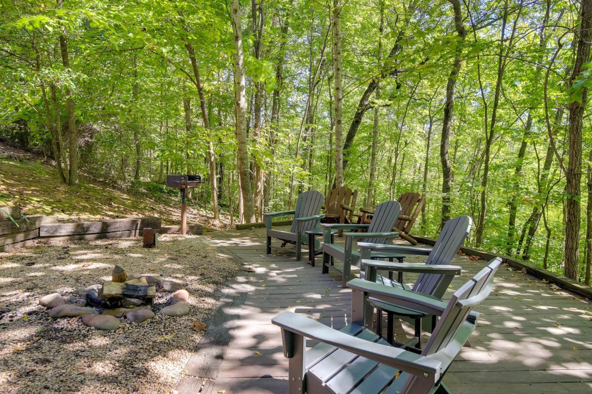 Secluded And Wooded Wears Valley Cabin With Fire Pit! Sevierville Kültér fotó