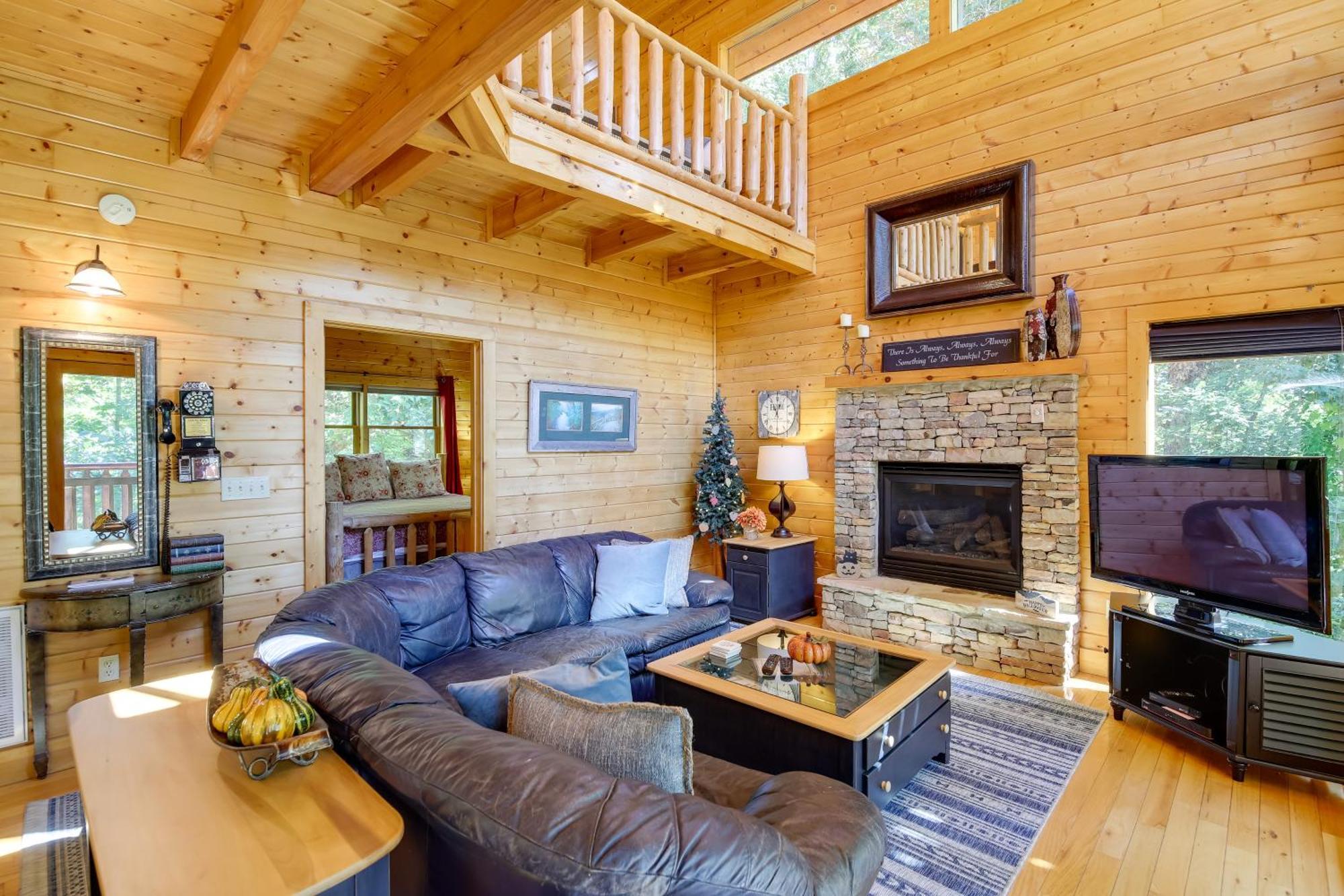 Secluded And Wooded Wears Valley Cabin With Fire Pit! Sevierville Kültér fotó
